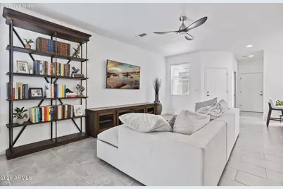 3221 N 37th Street #18, Phoenix, AZ 85018 - Photo 1
