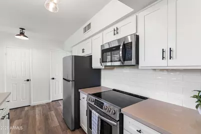 3242 E Camelback Road #204, Phoenix, AZ 85018 - Photo 24