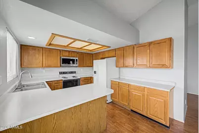 8021 W Paradise Drive, Peoria, AZ 85345 - Photo 18