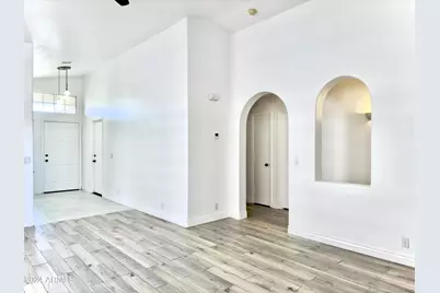 1360 S Portland Avenue, Gilbert, AZ 85296 - Photo 8