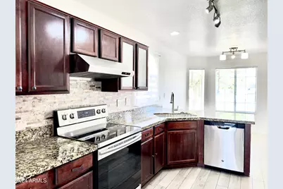 1360 S Portland Avenue, Gilbert, AZ 85296 - Photo 2