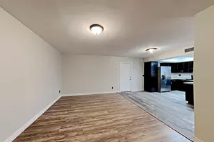 10248 W Medlock Dr, Glendale, AZ 85307 - Photo 8