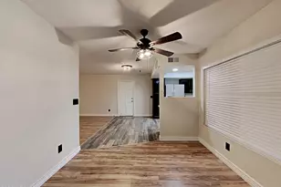 10248 W Medlock Dr, Glendale, AZ 85307 - Photo 4