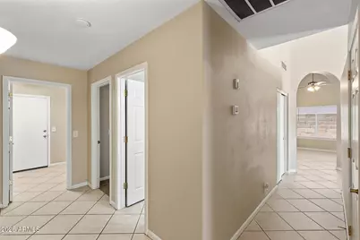 10248 W Medlock Drive, Glendale, AZ 85307 - Photo 12