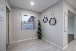 413 E Balboa Dr, Tempe, AZ 85282 - Photo 16