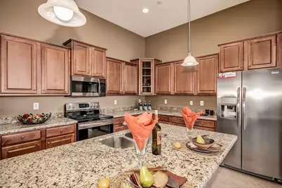13505 W Catalina Drive, Avondale, AZ 85392 - Photo 4