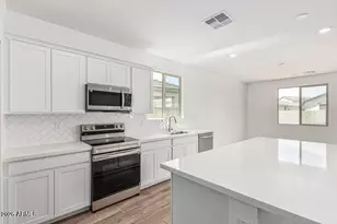 18348 W Villa Hermosa Ln, Surprise, AZ 85387 - Photo 6