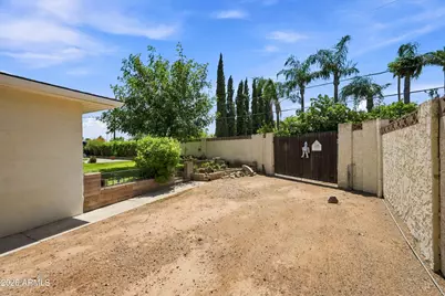 3827 E Mercer Lane, Phoenix, AZ 85028 - Photo 32