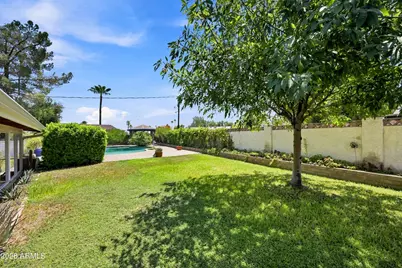 3827 E Mercer Lane, Phoenix, AZ 85028 - Photo 6