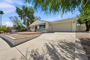 3827 E Mercer Ln, Phoenix, AZ 85028 - Photo 30