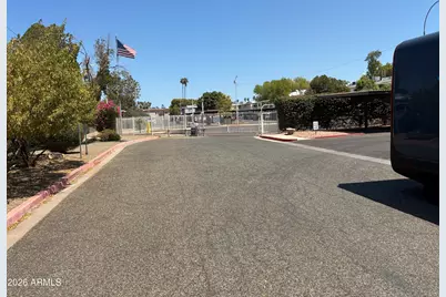 2573 W Berridge Lane #D205, Phoenix, AZ 85017 - Photo 2