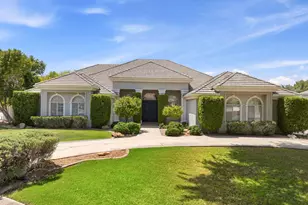 302 S Tucana Ct, Gilbert, AZ 85296 - Photo 2