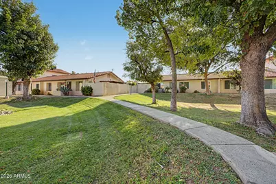 2824 E Waltann Lane #4, Phoenix, AZ 85032 - Photo 32