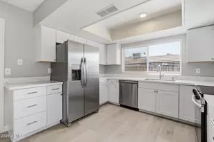 4625 N 75th Ln, Phoenix, AZ 85033 - Photo 6