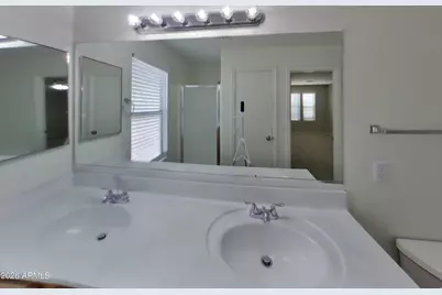 2626 W Spencer Run, Phoenix, AZ 85041 - Photo 8