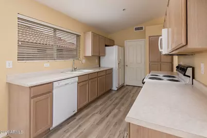 12566 W Palm Lane, Avondale, AZ 85392 - Photo 8