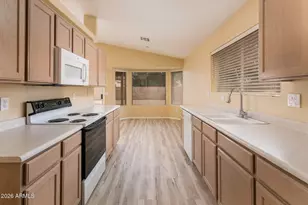 12566 W Palm Ln, Avondale, AZ 85392 - Photo 6