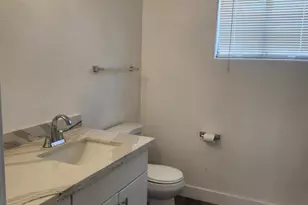 9025 N 14th Dr, Phoenix, AZ 85021 - Photo 14