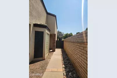 9025 N 14th Drive, Phoenix, AZ 85021 - Photo 2