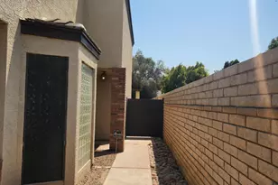 9025 N 14th Dr, Phoenix, AZ 85021 - Photo 2