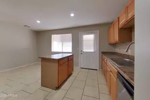 3234 W Larkspur Dr, Phoenix, AZ 85029 - Photo 4