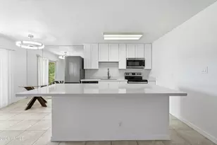5525 E Thomas Rd, Phoenix, AZ 85018 - Photo 2