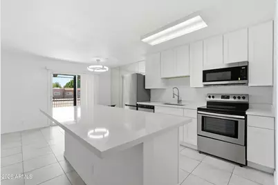 5525 E Thomas Road #Unit G7, Phoenix, AZ 85018 - Photo 1