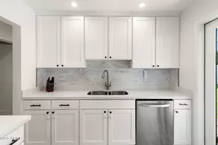 2534 E Meadowbrook Ave, Phoenix, AZ 85016 - Photo 8