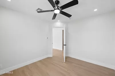 12240 N 26th Drive, Phoenix, AZ 85029 - Photo 8