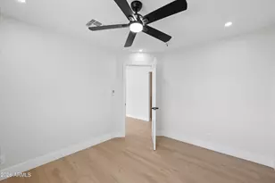 12240 N 26th Dr, Phoenix, AZ 85029 - Photo 8