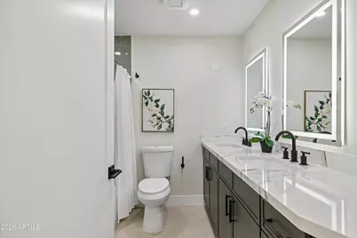 12240 N 26th Drive, Phoenix, AZ 85029 - Photo 32