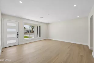 12240 N 26th Dr, Phoenix, AZ 85029 - Photo 16
