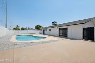 12240 N 26th Dr, Phoenix, AZ 85029 - Photo 28