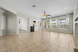 1902 E Desert Ln, Phoenix, AZ 85042 - Photo 12
