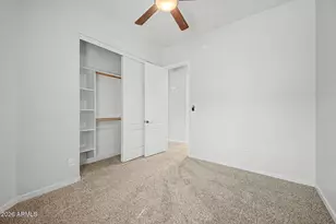 1902 E Desert Ln, Phoenix, AZ 85042 - Photo 28