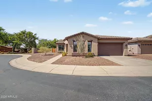 1902 E Desert Ln, Phoenix, AZ 85042 - Photo 1