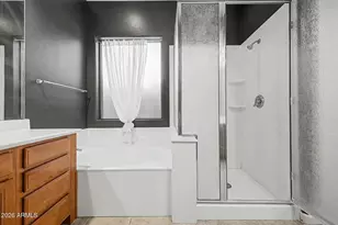 1902 E Desert Ln, Phoenix, AZ 85042 - Photo 24