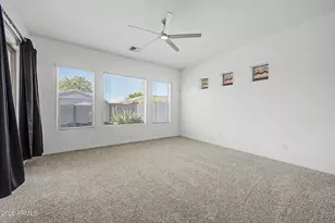 1902 E Desert Ln, Phoenix, AZ 85042 - Photo 18