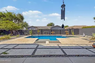 1902 E Desert Ln, Phoenix, AZ 85042 - Photo 36