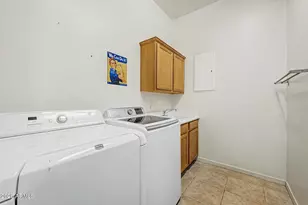 1902 E Desert Ln, Phoenix, AZ 85042 - Photo 34