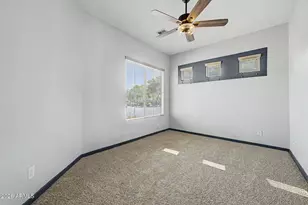 1902 E Desert Ln, Phoenix, AZ 85042 - Photo 32