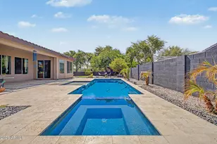 1902 E Desert Ln, Phoenix, AZ 85042 - Photo 4