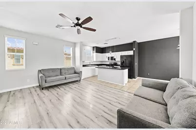 2012 N 78th Glen, Phoenix, AZ 85035 - Photo 4