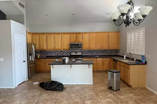631 W Rattlesnake Pl, Casa Grande, AZ 85122 - Photo 2