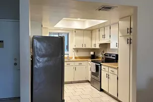 10828 N Biltmore Dr, Phoenix, AZ 85029 - Photo 2