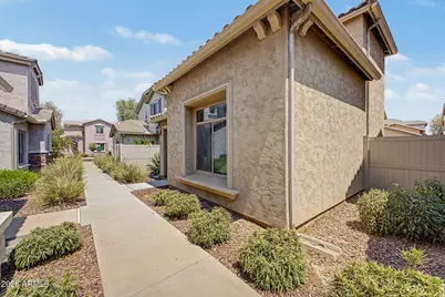 2163 W Scully Drive, Phoenix, AZ 85023 - Photo 2
