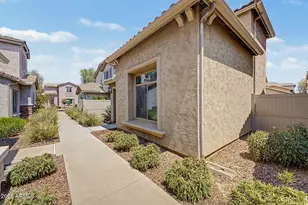 2163 W Scully Dr, Phoenix, AZ 85023 - Photo 2