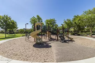 2163 W Scully Dr, Phoenix, AZ 85023 - Photo 32