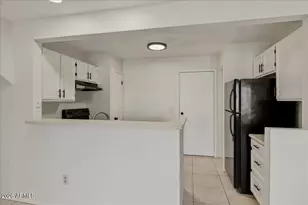4901 S Calle Los Cerros Dr, Tempe, AZ 85282 - Photo 6
