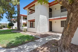 10610 S 48th St, Phoenix, AZ 85044 - Photo 1